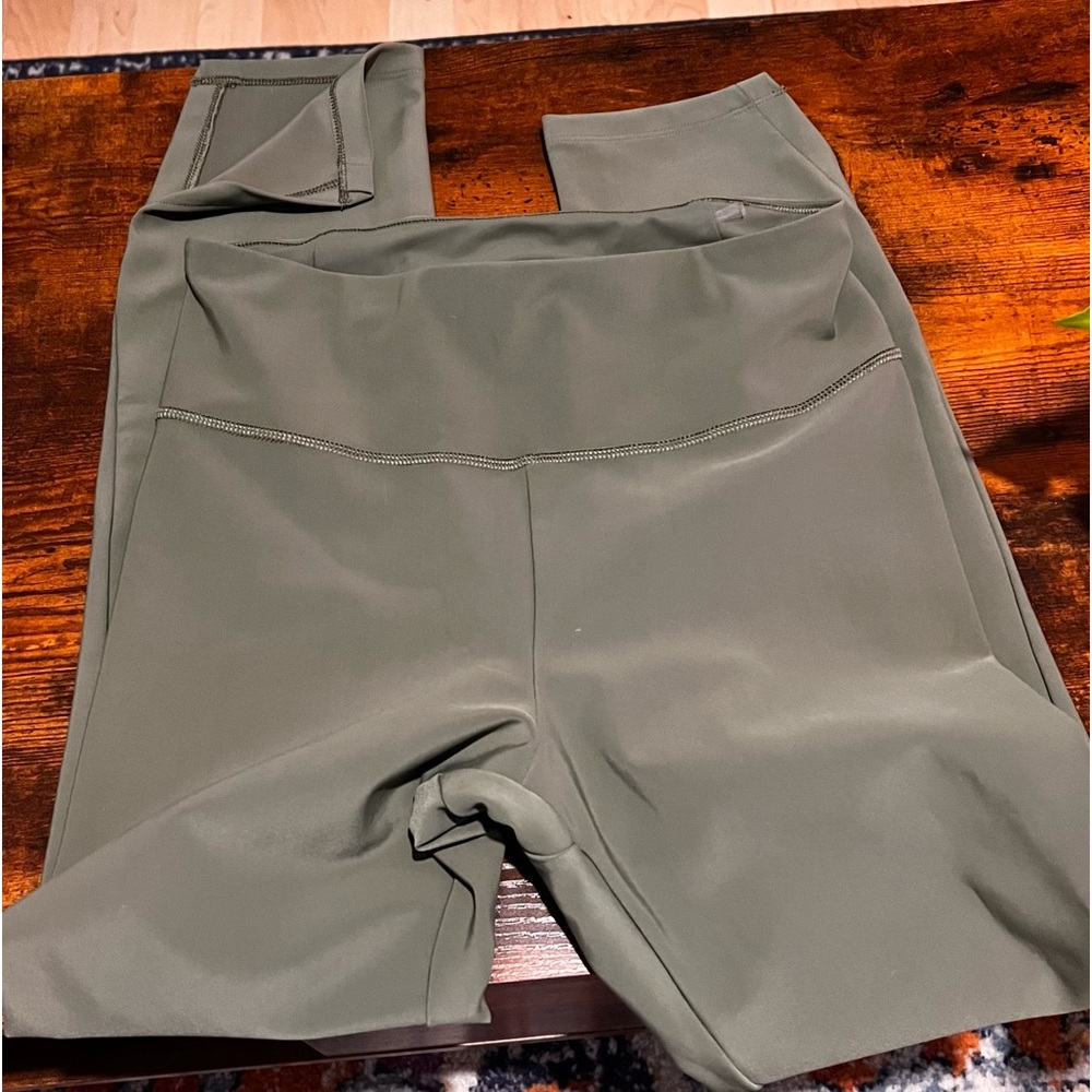 Women’s Calia  green sculpt vented straight leg pant Sz M NWOT